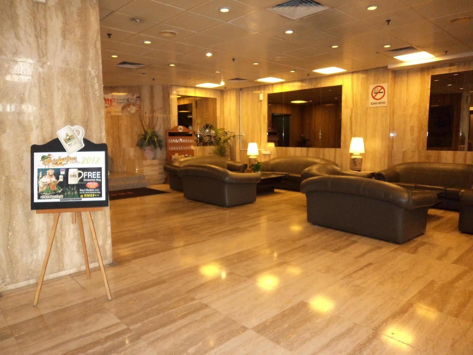 The Emperor Hotel Malacca Exterior photo