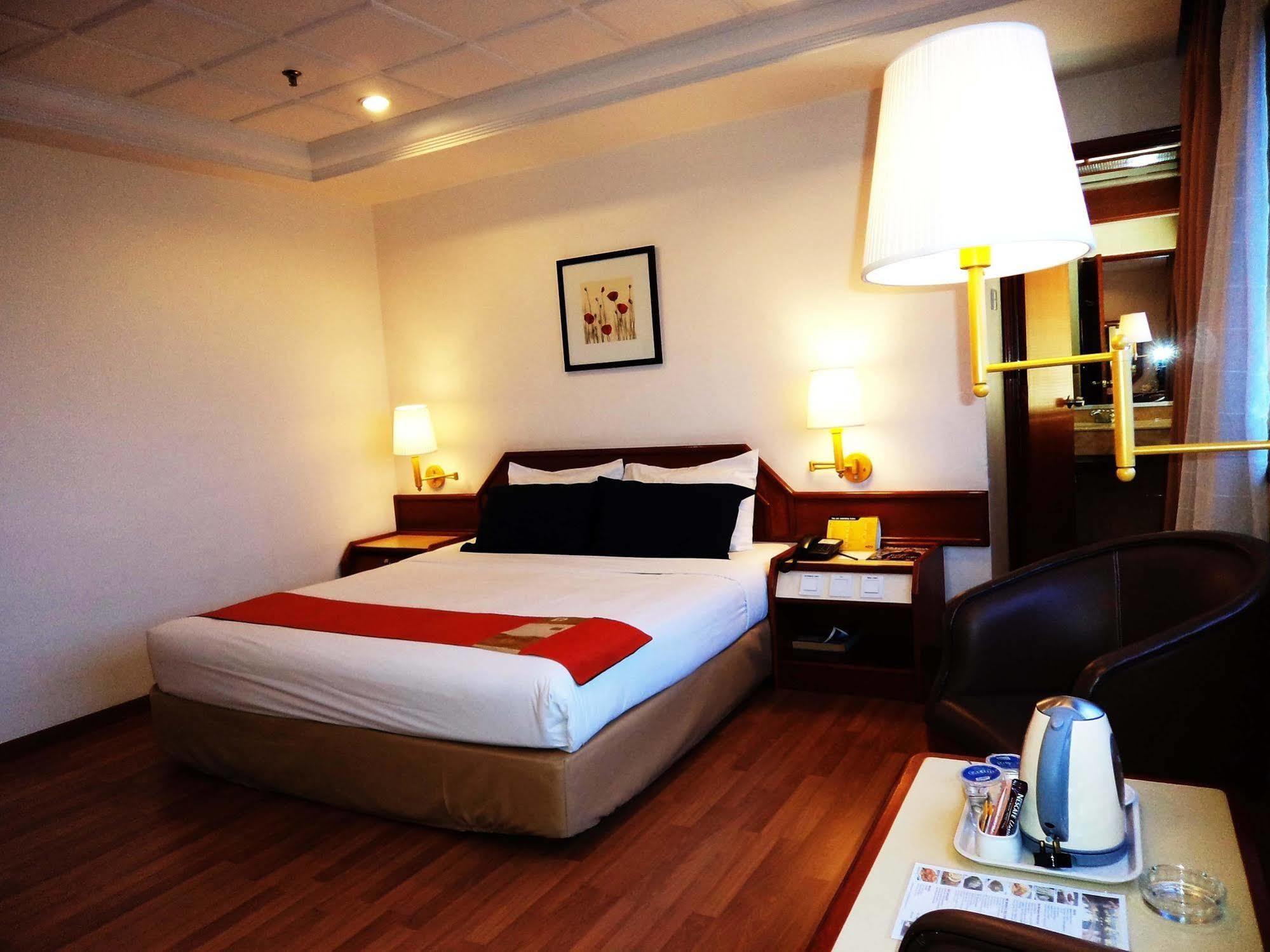 The Emperor Hotel Malacca Exterior photo